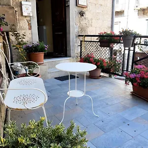 La Casa Del Pittore Di Petralia Bed & Breakfast